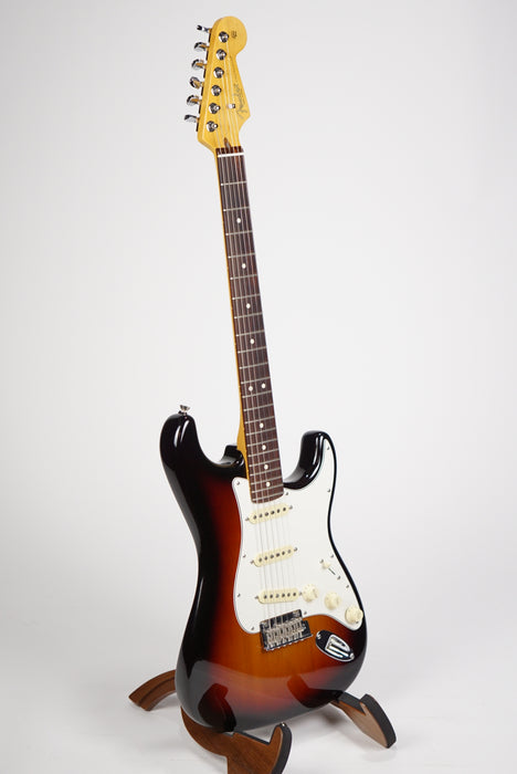 2021 Fender American Professional II Stratocaster®, Rosewood Fingerboard, 3-Color Sunburst