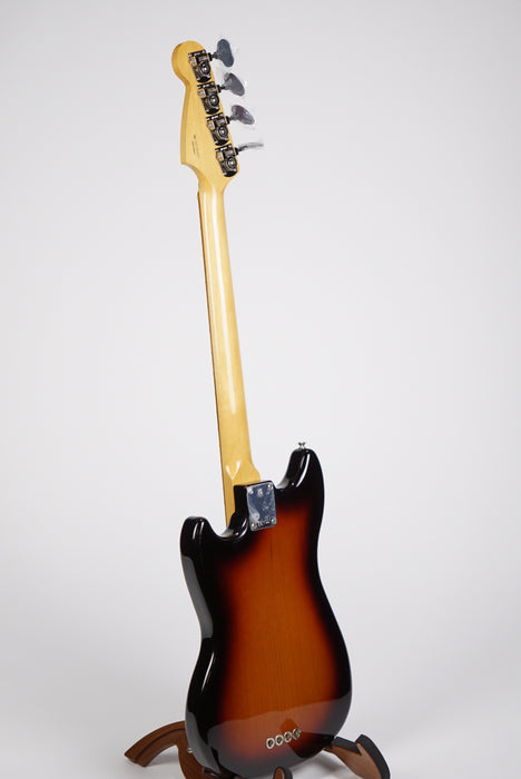 Fender Vintera® '60s Mustang Bass®, Pau Ferro Fingerboard, 3-Color Sunburst