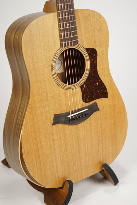 Taylor Academy 10 Sitka Spruce and Walnut