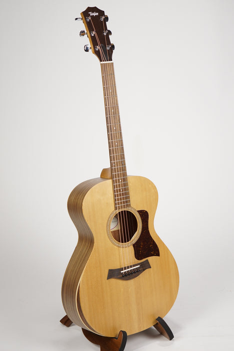 Taylor Academy 12 Sitka Spruce and Walnut