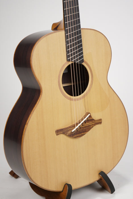 Lowden O-25 F/F Fan Fret