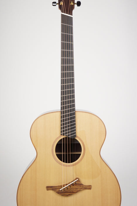 Lowden O-25 F/F Fan Fret