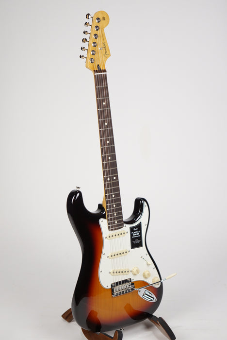 Fender Player II Stratocaster®, Rosewood Fingerboard, 3-Color Sunburst