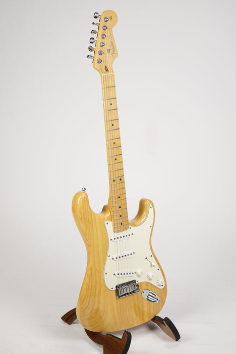 2001 Fender Stratocaster - Ash body