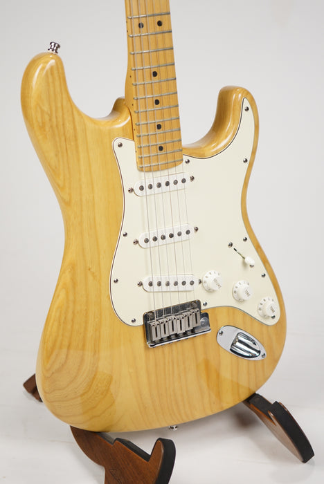 2001 Fender Stratocaster - Ash body