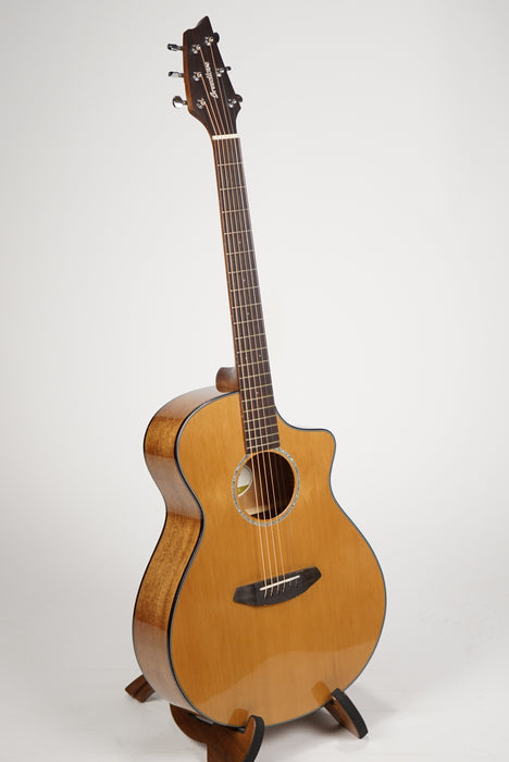 Breedlove Pursuit Concert CE