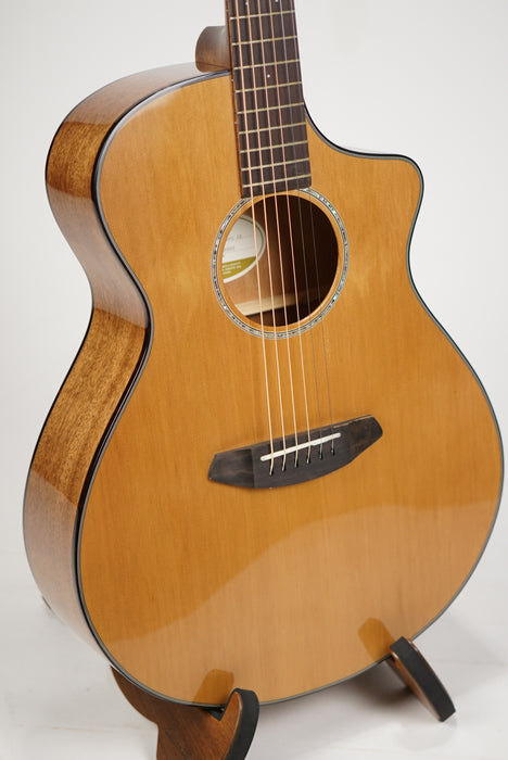 Breedlove Pursuit Concert CE