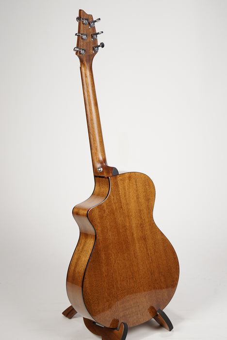 Breedlove Pursuit Concert CE