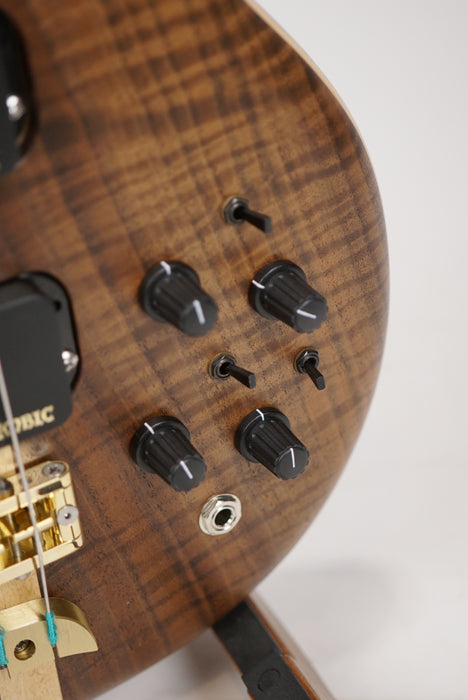 Alembic Crest Bass