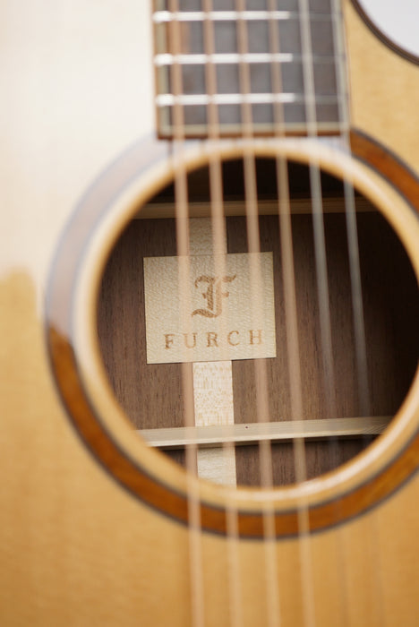 Furch "Red" Walnut & Spruce