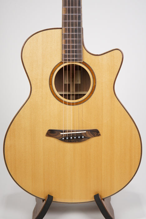 Furch "Red" Walnut & Spruce