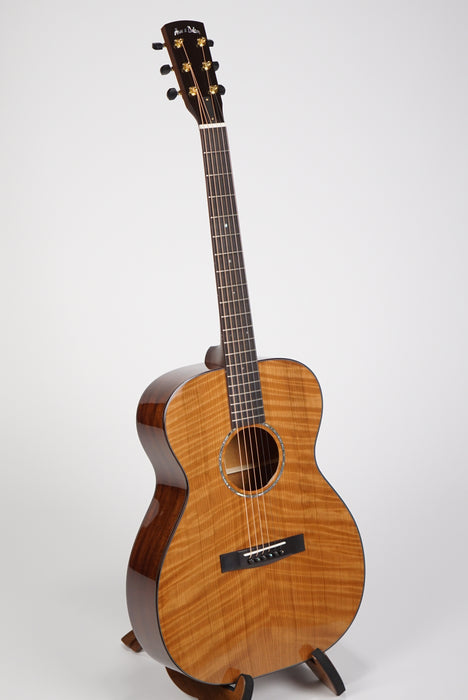 Huss and Dalton Model OM 14-fret Custom