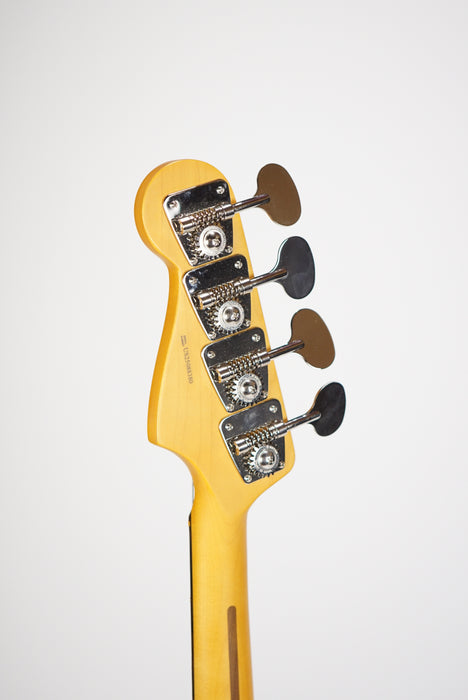 Fender American Professional Classic Jazz Bass®, Rosewood Fingerboard, 3-Color Sunburst