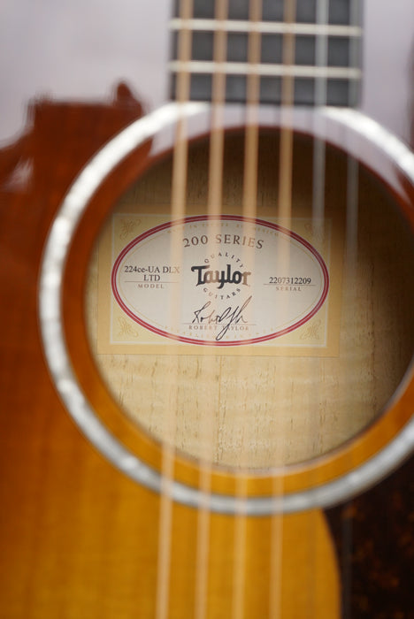 2022 Taylor 224ce-UA DLX LTD