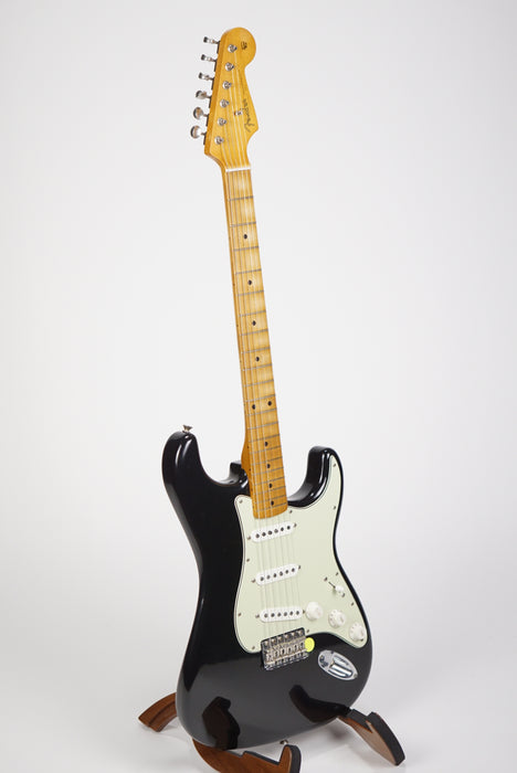 Fender Limited Edition Vintera® II Road Worn® '60s Stratocaster®, Maple Fingerboard, Black