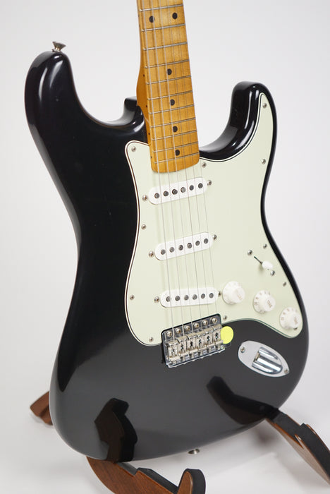 Fender Limited Edition Vintera® II Road Worn® '60s Stratocaster®, Maple Fingerboard, Black