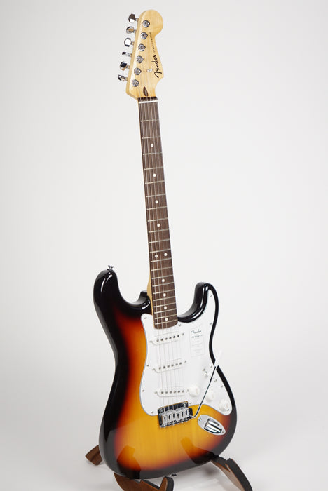 Fender Standard Stratocaster®, Laurel Fingerboard, White Pickguard, 3-Color Sunburst