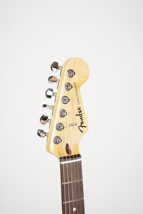 Fender Standard Stratocaster®, Laurel Fingerboard, White Pickguard, 3-Color Sunburst