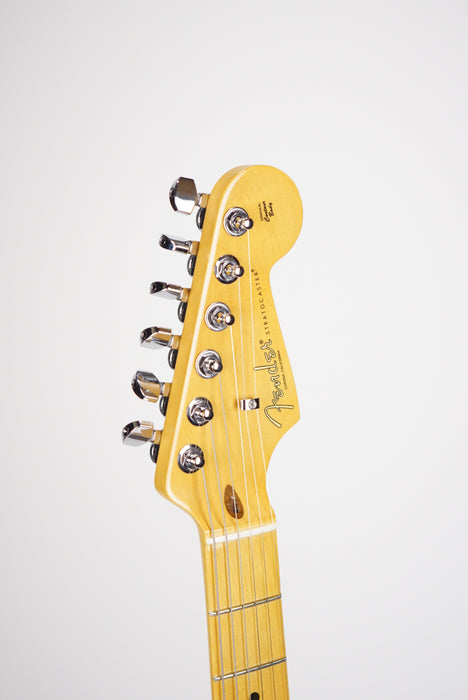 2022 Fender American Professional II Stratocaster®, Maple Fingerboard, 3-Color Sunburst
