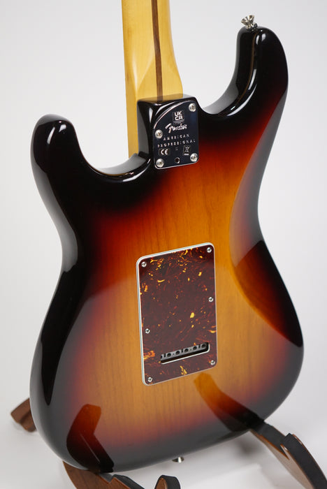 2022 Fender American Professional II Stratocaster®, Maple Fingerboard, 3-Color Sunburst