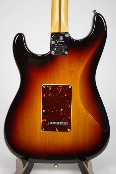 2022 Fender American Professional II Stratocaster®, Maple Fingerboard, 3-Color Sunburst
