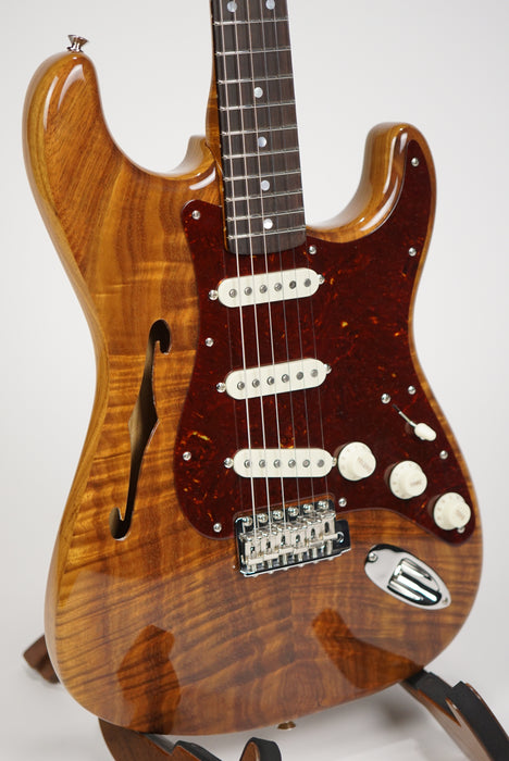 Fender Custom Shop Artisan Koa Thinline Stratocaster®