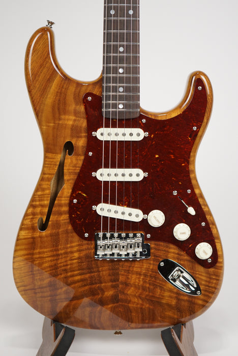 Fender Custom Shop Artisan Koa Thinline Stratocaster®
