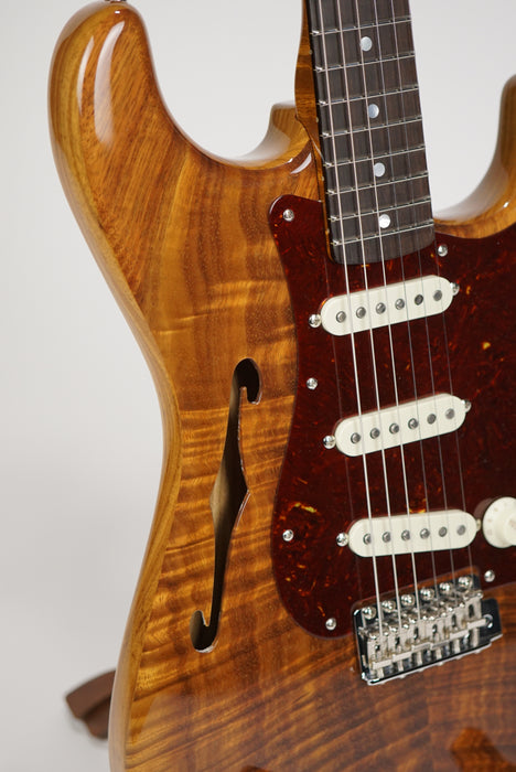 Fender Custom Shop Artisan Koa Thinline Stratocaster®