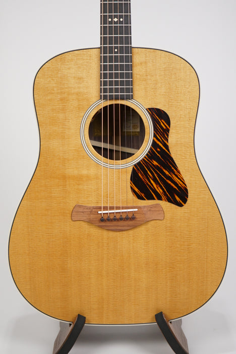 Taylor Gold Label 710e