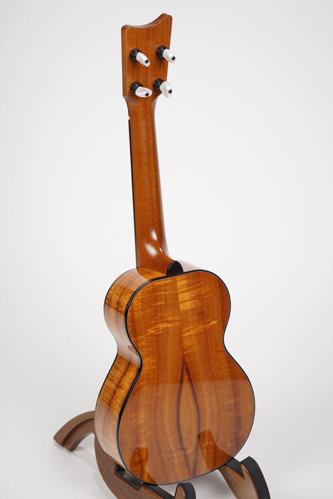 Kamaka HF-2 D2 (Extra Deluxe) Concert Ukulele