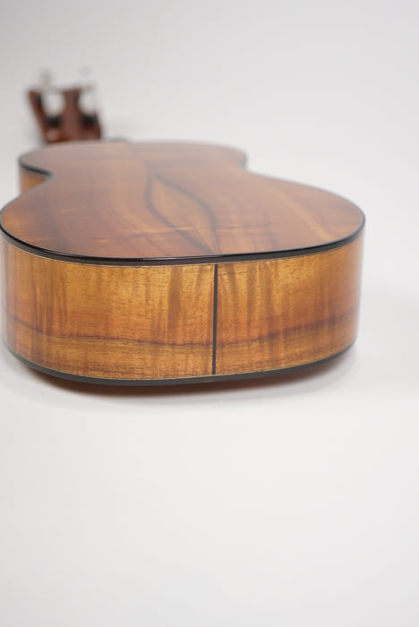 Kamaka HF-2 D2 (Extra Deluxe) Concert Ukulele