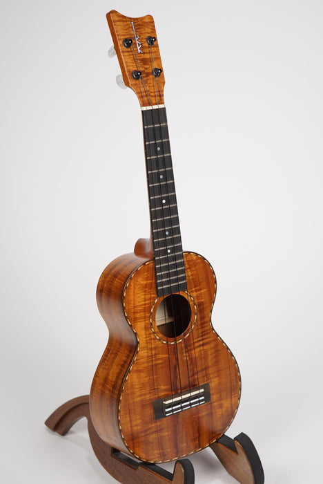 Kamaka HF-2 D (Deluxe) Concert Ukulele
