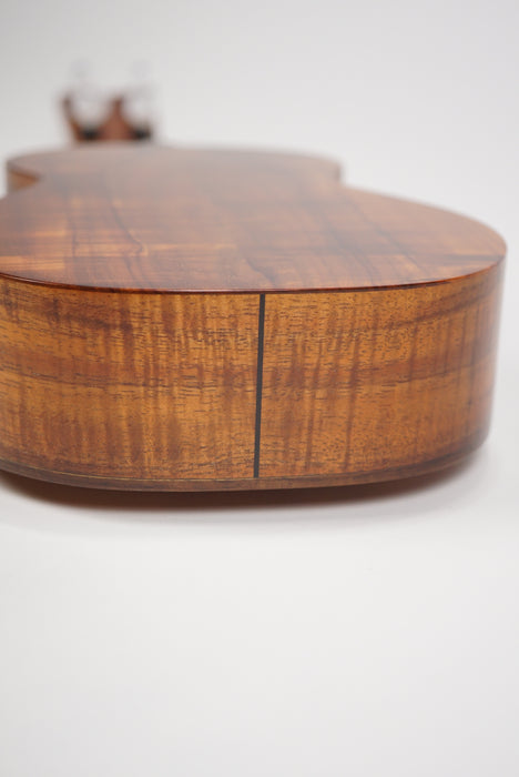 Kamaka HF-2 D (Deluxe) Concert Ukulele