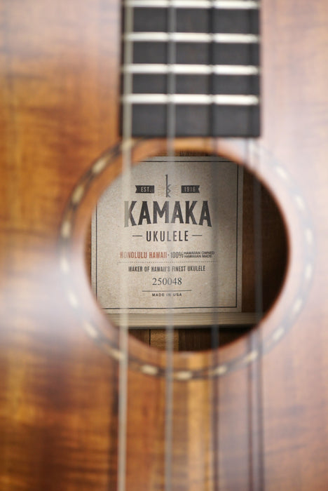 Kamaka HF-4 D (Deluxe) Baritone Ukulele