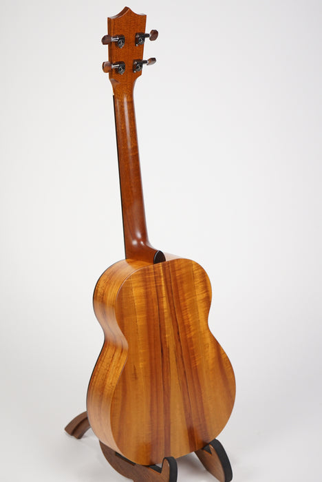 Kamaka HF-4 D (Deluxe) Baritone Ukulele