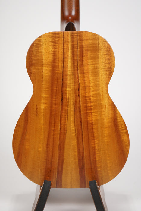 Kamaka HF-4 D (Deluxe) Baritone Ukulele