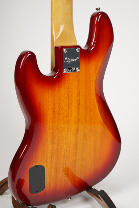 Squier Classic Vibe™ Active '70s Jazz Bass® V, Laurel Fingerboard, White Pearloid Pickguard, Sienna Sunburst
