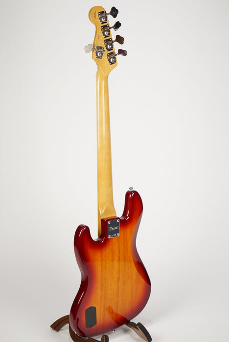 Squier Classic Vibe™ Active '70s Jazz Bass® V, Laurel Fingerboard, White Pearloid Pickguard, Sienna Sunburst