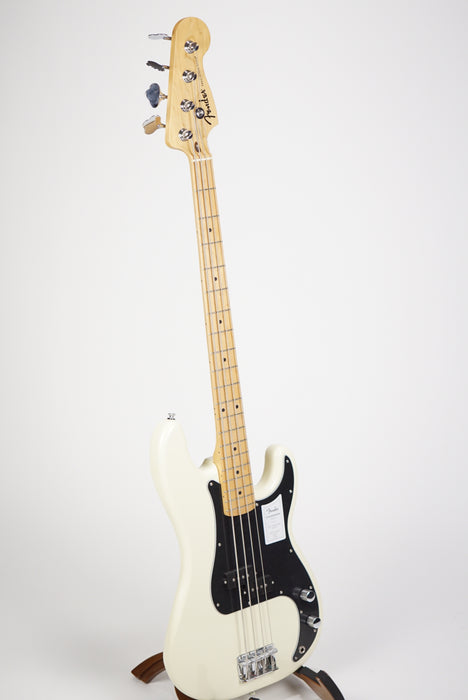 Fender Standard Precision Bass®, Maple Fingerboard, Black Pickguard, Olympic White