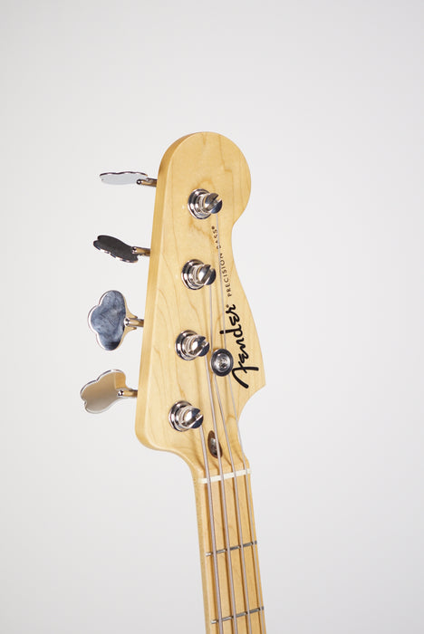 Fender Standard Precision Bass®, Maple Fingerboard, Black Pickguard, Olympic White