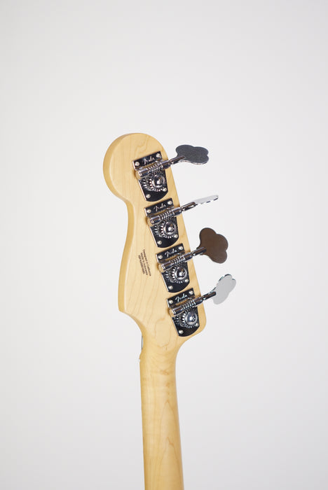 Fender Standard Jazz Bass®, Maple Fingerboard, Black Pickguard, Black