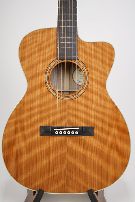 Bourgeois 00/C 14-Fret | Curly Redwood & Figured Walnut