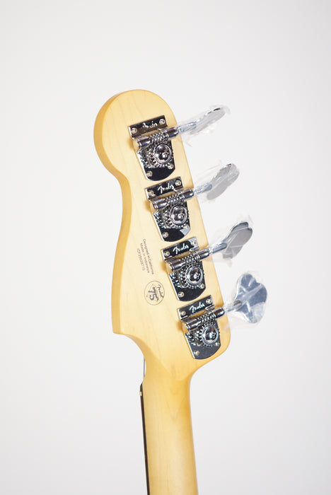 Fender Standard Precision Bass®, Laurel Fingerboard, White Pickguard, Black