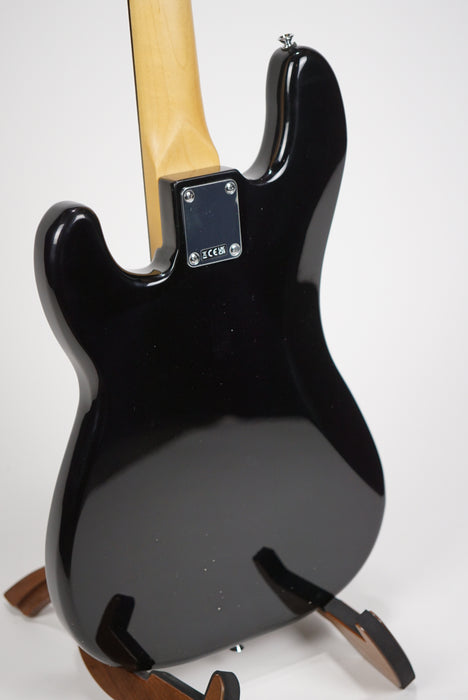 Fender Standard Precision Bass®, Laurel Fingerboard, White Pickguard, Black
