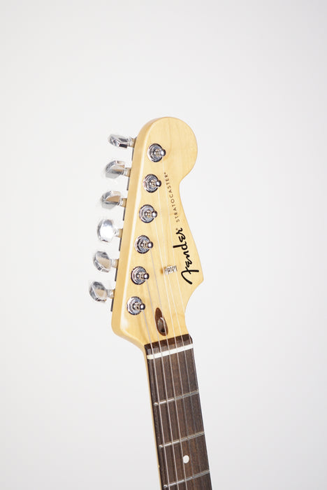 Fender Standard Stratocaster®, Laurel Fingerboard, White Pickguard, 3-Color Sunburst