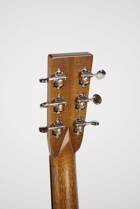 Bourgeois Heirloom Series Country Boy OMS-12/C Cutaway
