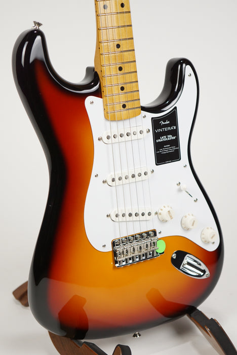 Fender Vintera® III Late '50s Stratocaster®, Maple Fingerboard, 3-Color Sunburst