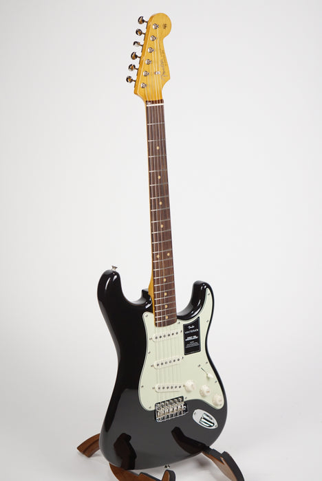 Fender Vintera® III Early '60s Stratocaster®, Rosewood Fingerboard, Black