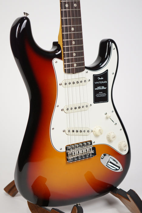 Fender Vintera® III Late '60s Stratocaster®, Rosewood Fingerboard, 3-Color Sunburst