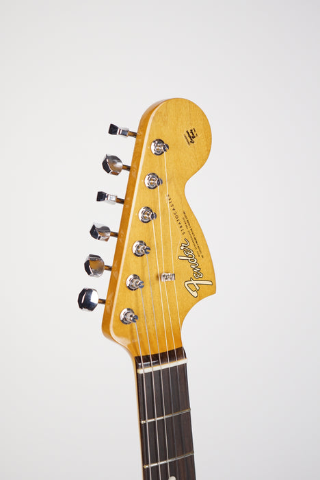 Fender Vintera® III Late '60s Stratocaster®, Rosewood Fingerboard, 3-Color Sunburst